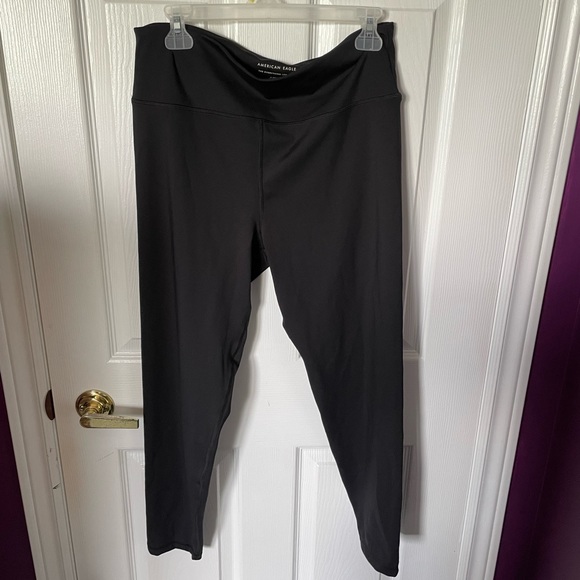 NWOT - American Eagle The Everything Black Leggings - Picture 1 of 6